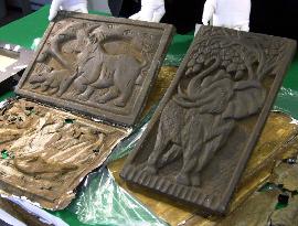 Man nabbed over smuggling drugs in form of folk art